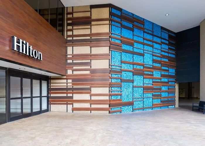 Central hotel: Hilton Lexington Downtown