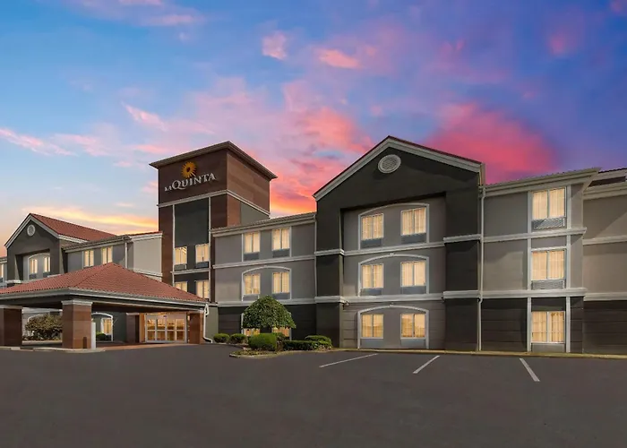 Pet Friendly hotel: La Quinta By Wyndham Lexington South / Hamburg