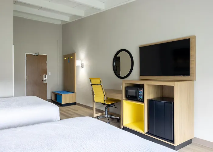 Days Inn & Suites By Wyndham Lexington